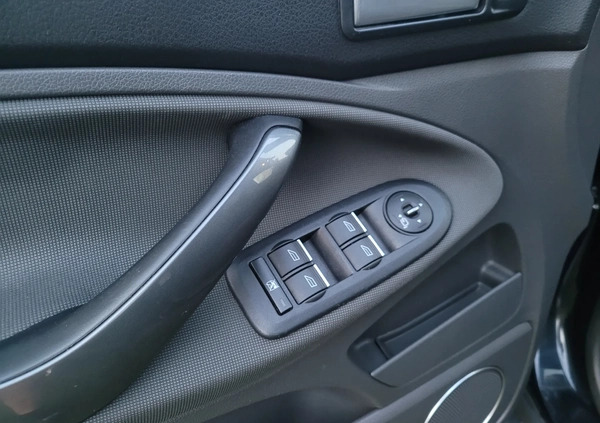 Ford Kuga cena 38999 przebieg: 245000, rok produkcji 2012 z Jaworzyna Śląska małe 67